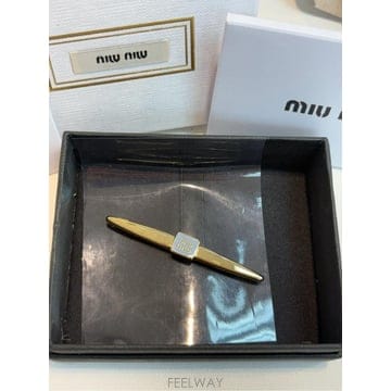 Miu Miu 26SS �̿�̿� ���� hair �Ǽ����� 5IF2772F6TF0076 TP57839324726SS �̿�̿� ���� hair �Ǽ����� 5IF2772F6TF0076 TP578