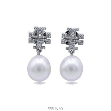 Tory Burch 26SS �丮��ġ KIRA PAVE PEARL DROP EARRINGS 158536056 TP5788056826SS �丮��ġ KIRA PAVE PEARL DROP EARRINGS 158536056 
