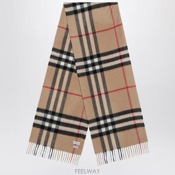 Burberry 26FW Burberry ĳ�ù̾� ��ī�� with üũ motif 8076576U130655A7026 TP526FW Burberry ĳ�ù̾� ��ī�� with üũ motif 8076576U