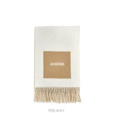 Jacquemus 26SS ��ũ���� Premium fabric ��ī��  Fringed edges  ������ color with26SS ��ũ���� Premium fabric ��ī��  Fringed edges  ��
