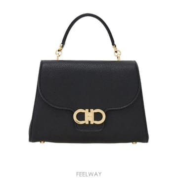 Ferragamo 26FW ����䷹ ��󰡸� ���� �ڵ�� 21A681795694 TP57923812226FW ����䷹ ��󰡸� ���� �ڵ�� 21A681795694 TP5792