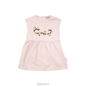 Moncler Moncler Sleeveless �巹�� with floral ����Ʈ L19518I0000589AUM505Moncler Sleeveless �巹�� with floral ����Ʈ L19518I00