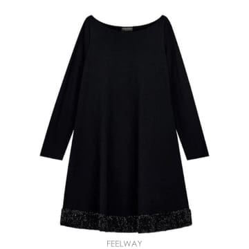 Armani 26FW �������� �Ƹ����� Smooth fabric  ���̵� ��  Crew ��  Sequin detail o26FW �������� �Ƹ����� Smooth fabric  ���̵� ��  Crew 