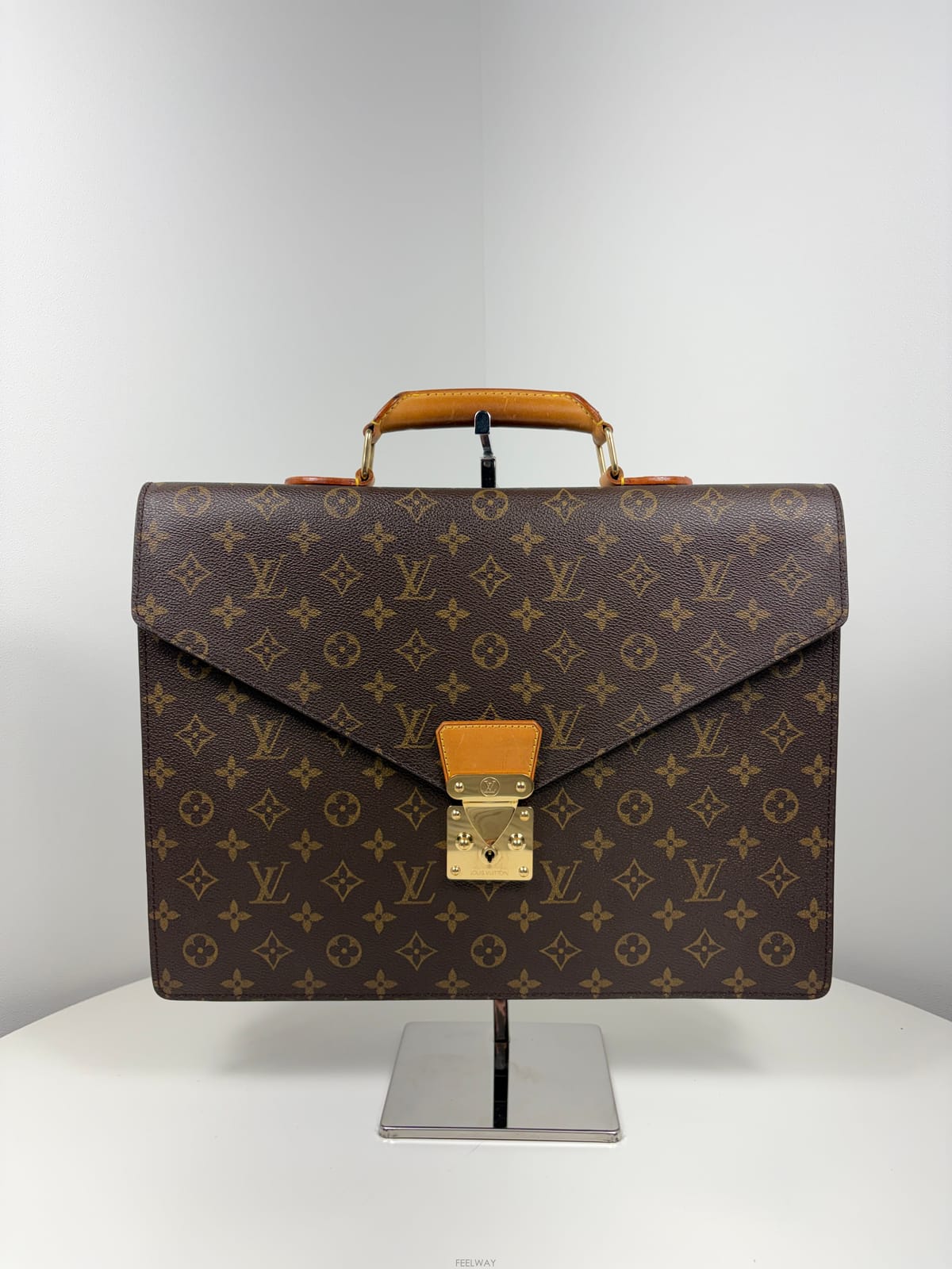 Louis Vuitton ���̺��� M53331 ���׷� �ܼ��̿� ����������̺��� M53331 ���׷� �ܼ��̿� ��������