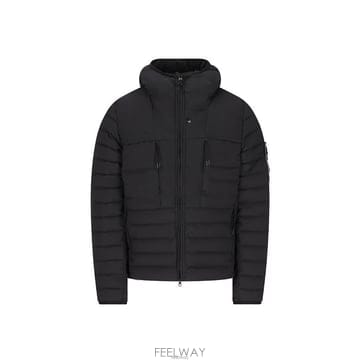 스톤아일랜드 26FW 와펜로고 심리스 터널 나일론 다운 TC 다운 패딩 점퍼 L2S15410010