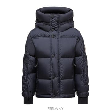 Moncler 26SS Moncler ������ ��Ʈ K29571A00012595JN775 TP57790404226SS Moncler ������ ��Ʈ K29571A00012595JN775 TP577904