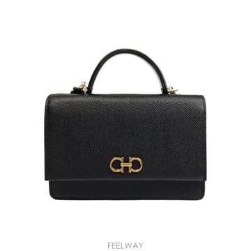 Ferragamo ��󰡸� 26FW ��ġ�� ž�ڵ� �̴� ����� ���� 22-D866 0726522��󰡸� 26FW ��ġ�� ž�ڵ� �̴� ����� ���� 22-D866 0