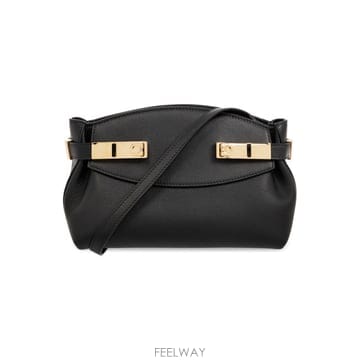 Ferragamo ��󰡸� 26FW ���� �ΰ� ��� ����Ʈ Ŭ��ġ&ũ�ν��� ���� 21-5974 0768846��󰡸� 26FW ���� �ΰ� ��� ����Ʈ Ŭ��ġ&ũ�ν��� ��
