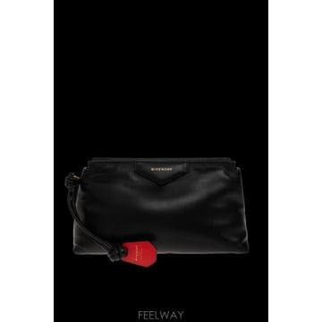 26FW Givenchy 블랙 nappa 레더 Antigona 봄버 클러치 BB60RUB2JA001 TP58