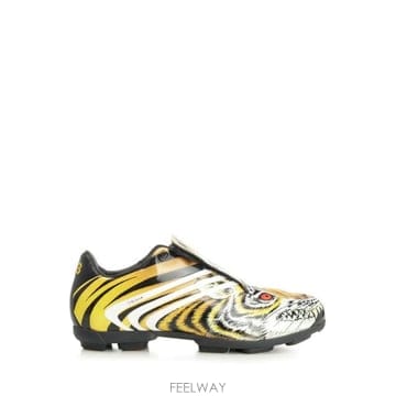 Yohji Yamamoto �δ��� Y-3 ���̾��� ���ο� ���� ����Ŀ���δ��� Y-3 ���̾��� ���ο� ���� ����Ŀ��