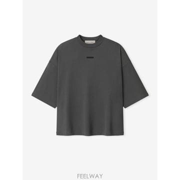 Fear of God �δ��� FEAR OF GOD ESSENTIALS �Ǿ���갫 ������ �׷��� ���� Ƽ�����δ��� FEAR OF GOD ESSENTIALS �Ǿ���갫 ������ �׷���