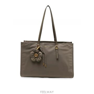 Michael Kors 26FW ����Ŭ�ھ Lg Bw Mf Tz ��Ʈ �� With Charm 30T6A6ZT9C282 TP580926FW ����Ŭ�ھ Lg Bw Mf Tz ��Ʈ �� With Charm 30T6A