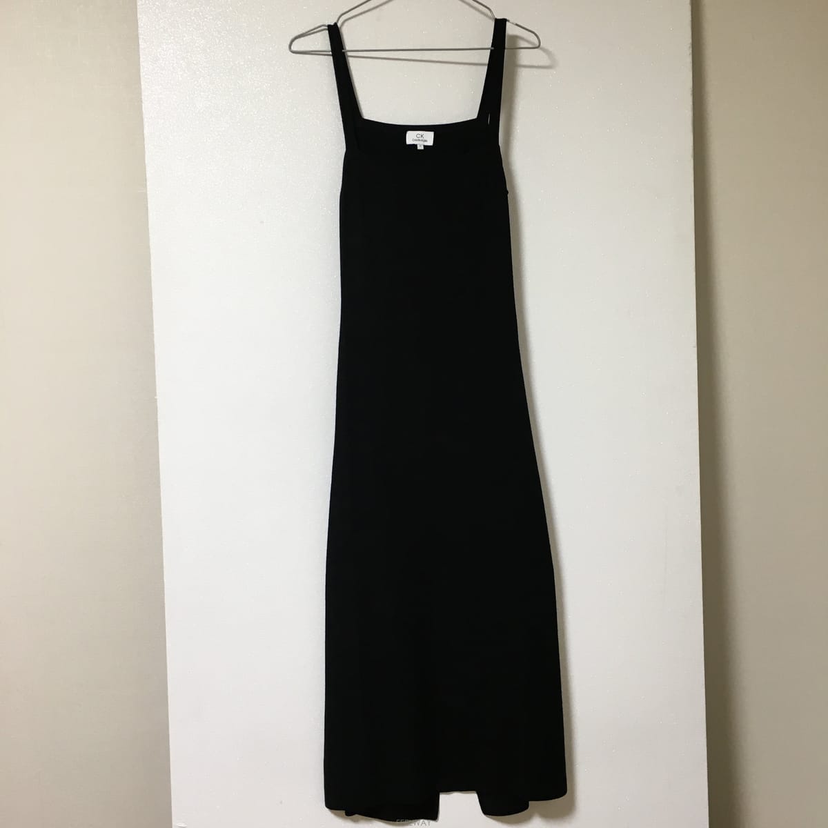 Calvin Klein �Ѽ� Ķ��Ŭ���� ����� ��Ʈ �巹�� M�Ѽ� Ķ��Ŭ���� ����� ��Ʈ �巹�� M