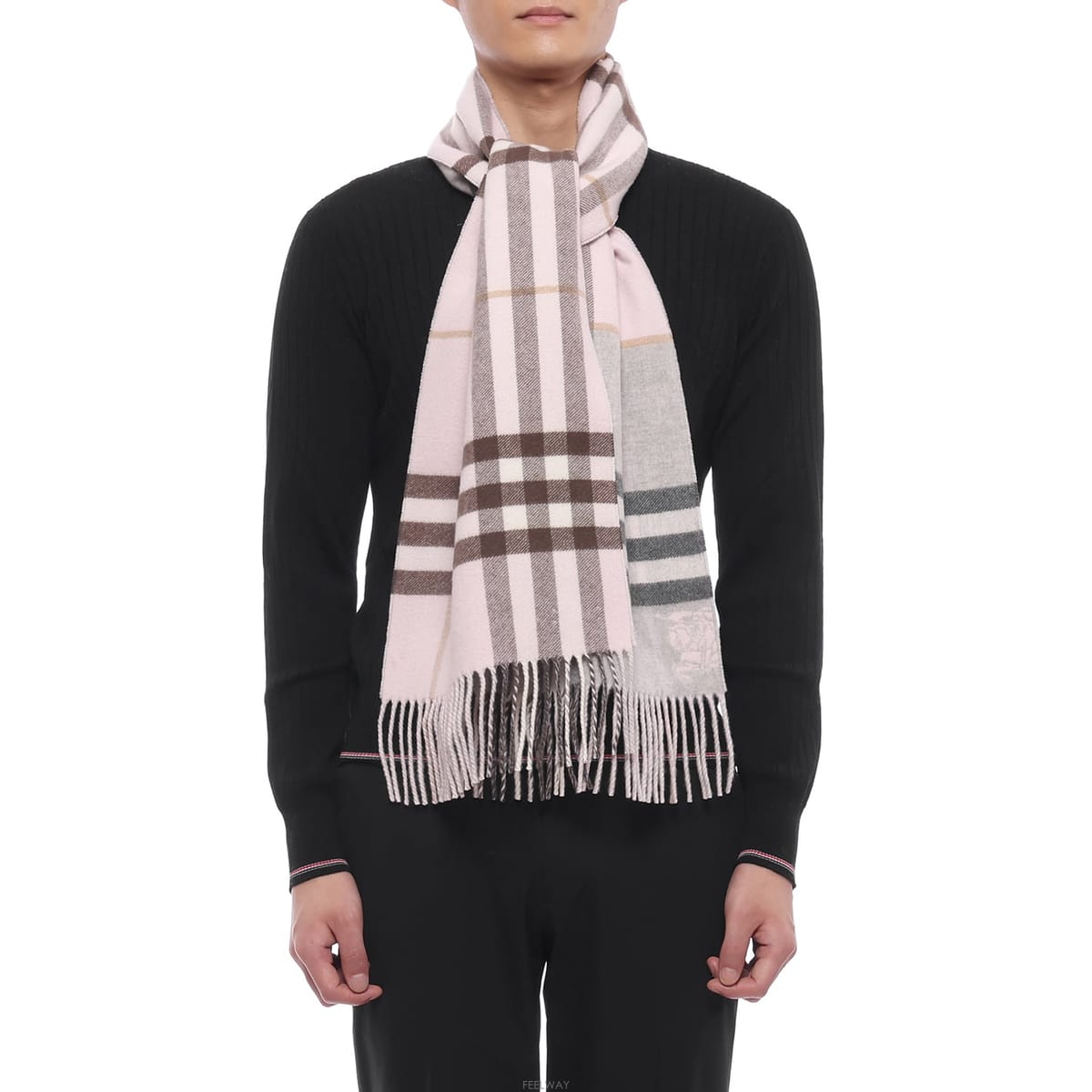Burberry 26FW ���� ��Ʈ��Ʈ üũ ĳ�ù̾� ���÷� (8115312 BOW PINK MITTEN GREY M 2626FW ���� ��Ʈ��Ʈ üũ ĳ�ù̾� ���÷� (8115312 BOW