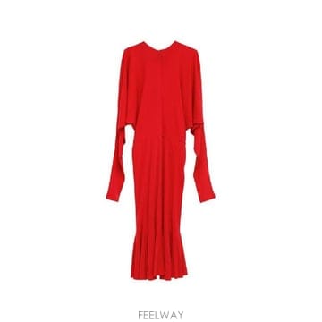 Jacquemus �׶�����Ÿ �ؿ� ��ũ���� ���� CUT OUT MIDI DRESS DRW00904AJ00309470�׶�����Ÿ �ؿ� ��ũ���� ���� CUT OUT MIDI DRESS DRW00