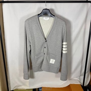 Thom Browne [2������]����� ������ ���� �缱���� ����� ����Ʈ �׷��� MJT167A-00535-055[2������]����� ������ ���� �缱���� ����� ����Ʈ 