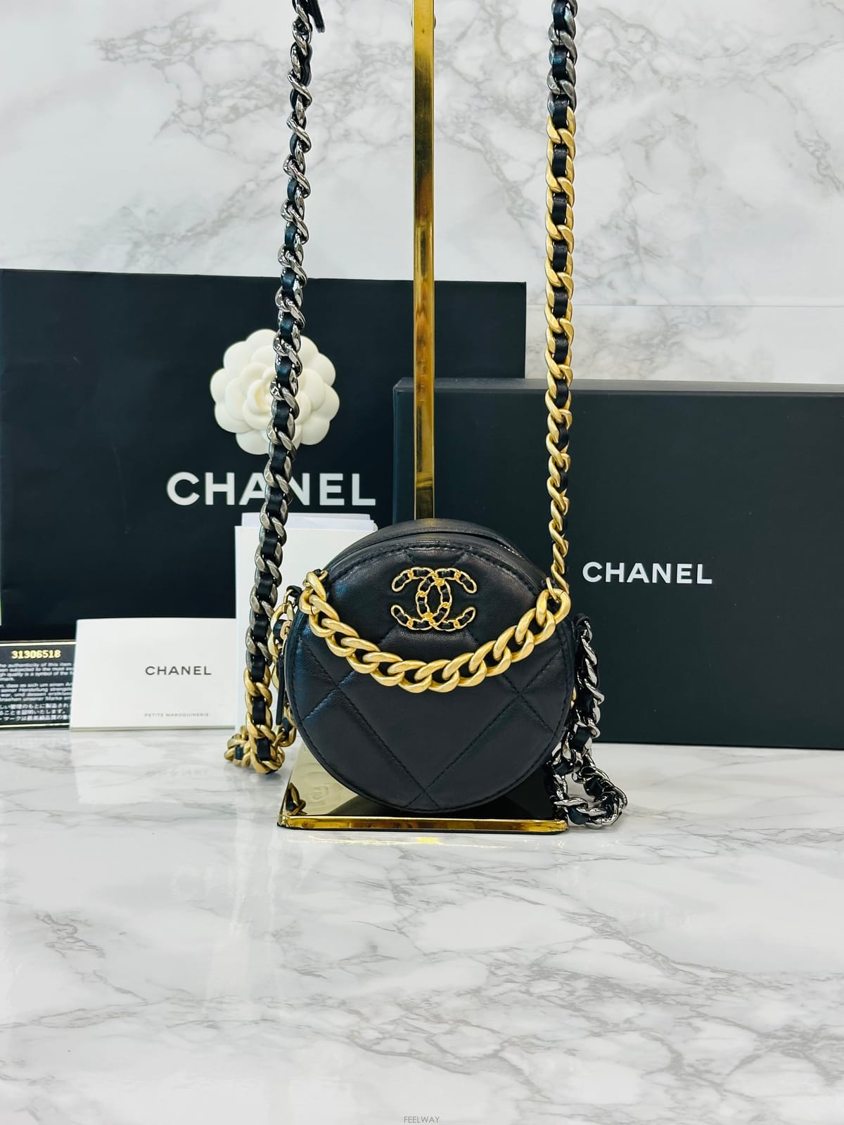 CHANEL ���� 19 ����Ų �ƹ����� ü�� ũ�ν������ 19 ����Ų �ƹ����� ü�� ũ�ν���