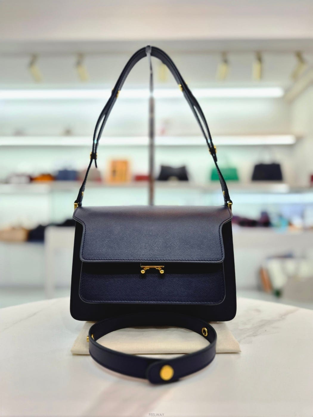 Marni ������ ���ǾƳ� �̵�� Ʈ��ũ ����� ũ�ν��� SBMPN09U07 LV520������ ���ǾƳ� �̵�� Ʈ��ũ ����� ũ�ν��� SBMPN09U