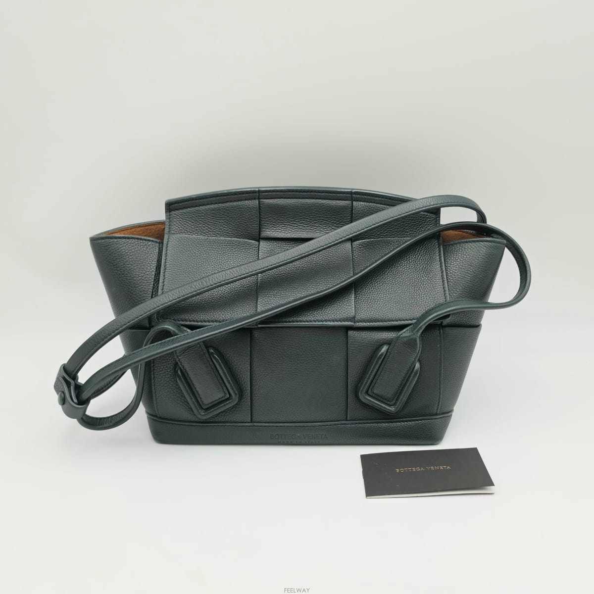 Bottega Veneta ���װ� ����Ÿ �Ƹ��� �̴� ����� ��ũ �׸� �̵㺸�װ� ����Ÿ �Ƹ��� �̴� ����� ��ũ �׸� �̵�