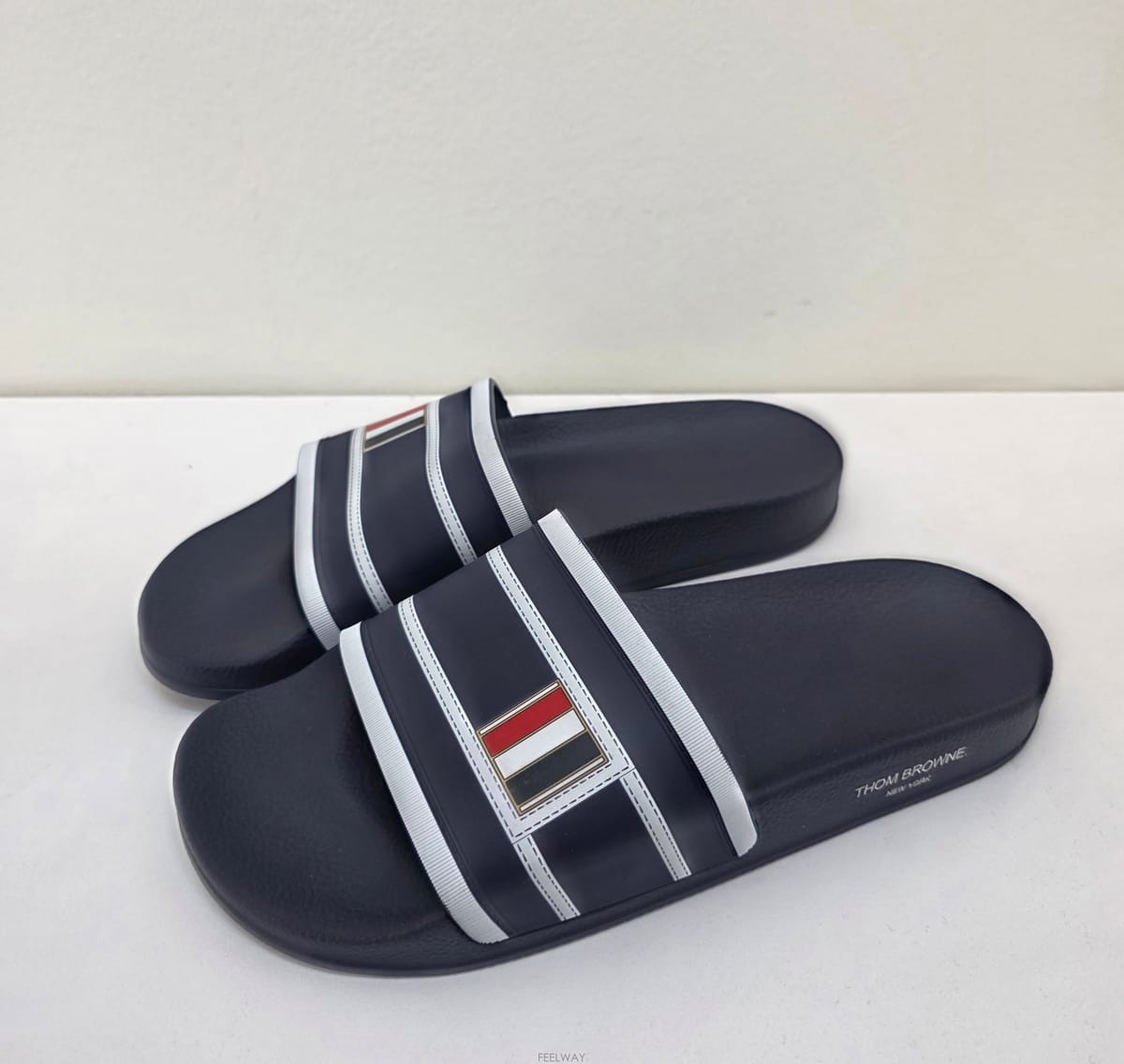 Thom Browne [�߰�] ����� ���� ���� �׸�Ŭ�ν� MFL054 07686 415[�߰�] ����� ���� ���� �׸�Ŭ�ν� MFL054 07686 415