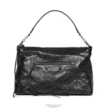 Balenciaga 26FW �߷��þư� �� ��Ƽ ���� �̵�� ũ�ν��� 866105 2ABEK 100026FW �߷��þư� �� ��Ƽ ���� �̵�� ũ�ν��� 866105 2A