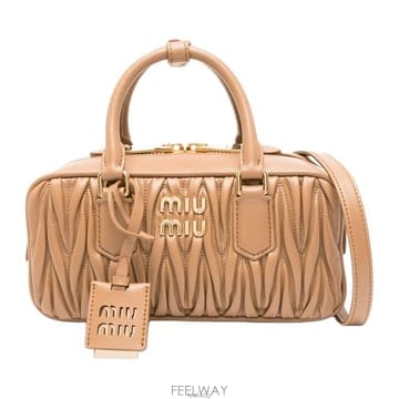 Miu Miu 26FW �̿�̿� �Ƹ�ī�� ��Ʈ�� 5BB142 AN88 F098L26FW �̿�̿� �Ƹ�ī�� ��Ʈ�� 5BB142 AN88 F098L