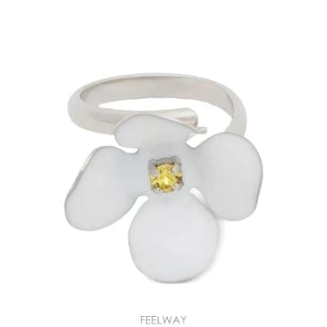 26 FW 마르니 화이트 에나멜 데이지 링 ANMV0151A0P6528 TP455333149