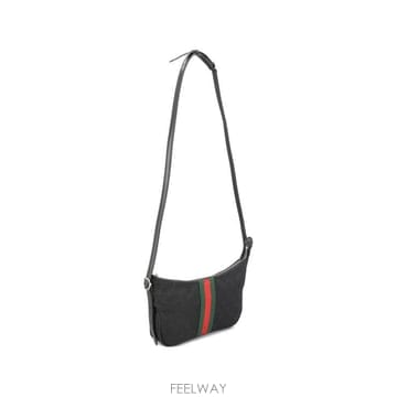 GUCCI 26FW ���� ���Ÿ ���� ũ�ν��ٵ�� 863406 FAFWA1053 BLACK26FW ���� ���Ÿ ���� ũ�ν��ٵ�� 863406 FAFWA1053 BL