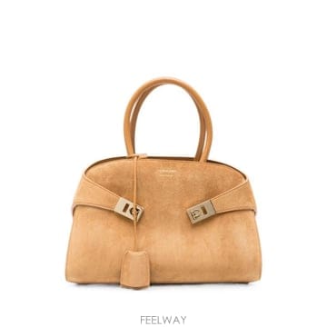 Ferragamo 26FW ����䷹ ��󰡸� ��Ʈ�� 215608 792064045 BEIGE26FW ����䷹ ��󰡸� ��Ʈ�� 215608 792064045 BEIGE