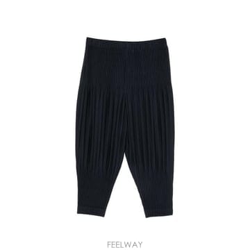 Issey Miyake 26FW �ȹ� �ø��� �̼��� �̾��� ��Ʈ����Ʈ ���� HP68JF553 75 NAVY26FW �ȹ� �ø��� �̼��� �̾��� ��Ʈ����Ʈ ���� HP68JF5