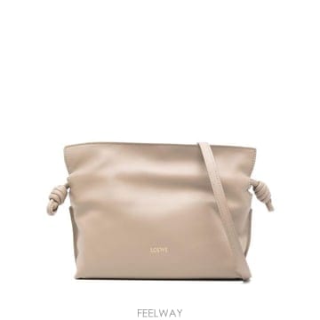 26FW 로에베 나파 카프스킨 미니 플라멘코 클러치 A411FC2 XA62150 BEIGE