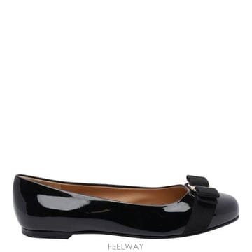 Ferragamo 26FW ����䷹ ��󰡸� �÷� ���� 782036 01J070NERO BISCOTTO Black26FW ����䷹ ��󰡸� �÷� ���� 782036 01J070NERO BIS