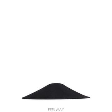 Jacquemus 26FW ��ũ���� ���� ACW00775AW00973 990 Black26FW ��ũ���� ���� ACW00775AW00973 990 Black