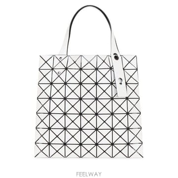 Issey Miyake 26FW �ٿ��ٿ� ��Ʈ�� BB68AG047 01 White26FW �ٿ��ٿ� ��Ʈ�� BB68AG047 01 White