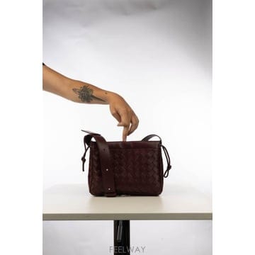 Bottega Veneta 26FW ���װ�����Ÿ Ŭ��ġ �Ŀ�ġ 876011V2HL0 6144 BORDEAUX26FW ���װ�����Ÿ Ŭ��ġ �Ŀ�ġ 876011V2HL0 6144 BORDE