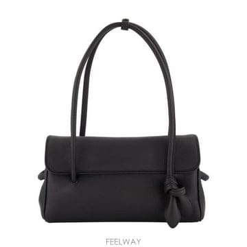 Jacquemus 26FW ��ũ���� ���� BAW00467AC03A03 990 black26FW ��ũ���� ���� BAW00467AC03A03 990 black