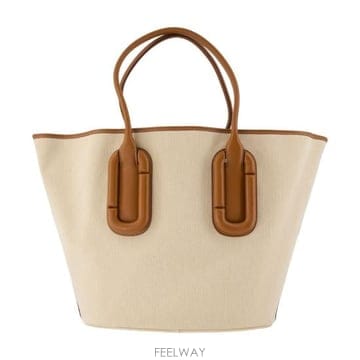 26FW 마크제이콥스 토트백 2P6HTT004H02 257 beige