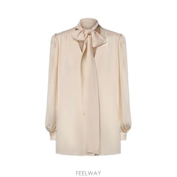 Valentino 26FW �߷�Ƽ�� ����ٴ� ���� 9B3AB8K0 1MHAD6 VANILLA26FW �߷�Ƽ�� ����ٴ� ���� 9B3AB8K0 1MHAD6 VANILLA