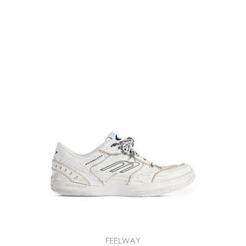 Balenciaga 26FW �߷��þư� ��ư�� �̵�� �� �ƿ� ����Ŀ�� 841763 WCURS9000 WHITE26FW �߷��þư� ��ư�� �̵�� �� �ƿ� ����Ŀ�� 841763 