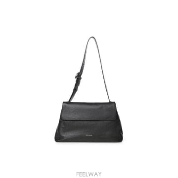 26FW 코치넬리 숄더백 E1VGF120101 001 BLACK