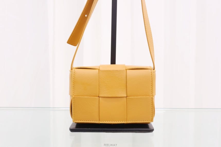 Bottega Veneta ���װ�����Ÿ ��Ʈ��ġ���� �̴� ī��Ʈ ũ�ν��� 666688���װ�����Ÿ ��Ʈ��ġ���� �̴� ī��Ʈ ũ�ν��� 666688