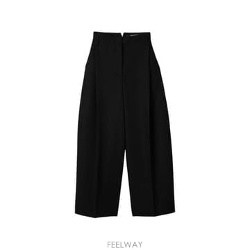 Jacquemus 26FW ��ũ���� ��Ʈ����Ʈ ���� PAW00677 AW00637990 BLACK26FW ��ũ���� ��Ʈ����Ʈ ���� PAW00677 AW00637990 BLAC