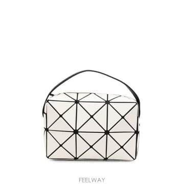 Issey Miyake 26FW �ٿ��ٿ� ����� BB68AG661 03 WHITE26FW �ٿ��ٿ� ����� BB68AG661 03 WHITE