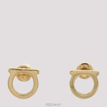 Ferragamo 26FW ����䷹ ��󰡸� Minimalistic ����� earrings, decorated with the26FW ����䷹ ��󰡸� Minimalistic ����� earrings, d