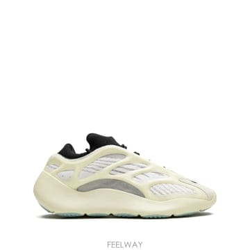 당일배송 아디다스 이지 부스트 700 V3  아자엘  스니커즈