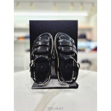 샤넬 코코 마크 페이던트 진주 스트랩 여성 샌들 220mm G32359