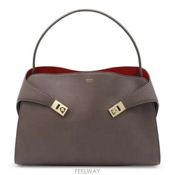 Ferragamo [B47]��󰡸� 780516219939002 ���� ����� ��Ŷ�� ȣ���� ���� BROWN CALF LEATH[B47]��󰡸� 780516219939002 ���� ����� ��Ŷ�� ȣ��