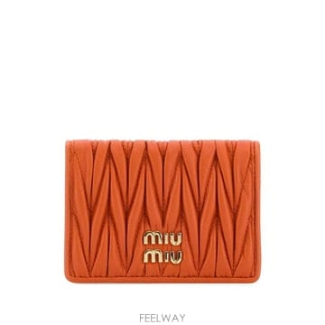 Miu Miu �δ��� MIU MIU �̿�̿� ������ ī�� �����δ��� MIU MIU �̿�̿� ������ ī�� ����
