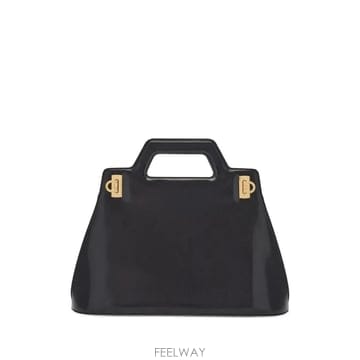 Ferragamo ���Ϲ�� ��󰡸� ž �ڵ� ���� ��Ʈ ����Ϲ�� ��󰡸� ž �ڵ� ���� ��Ʈ ��