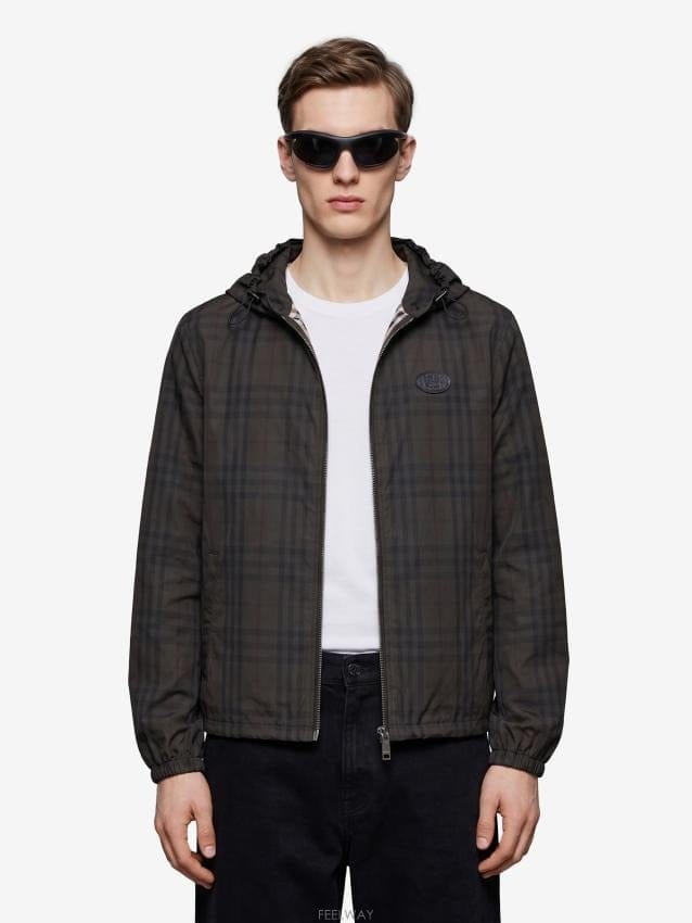 Burberry 26FW ������ Newport üũ �ĵ� ���� [M] 8127541 B936826FW ������ Newport üũ �ĵ� ���� [M] 8127541 B9368